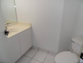 1845 Vista Way in Margate, FL - Foto de edificio - Building Photo