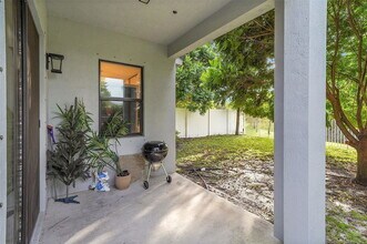 455 NW 33rd Ln in Pompano Beach, FL - Building Photo - Building Photo