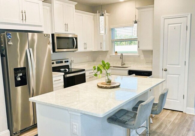 property at 14105 Sterely Ct S