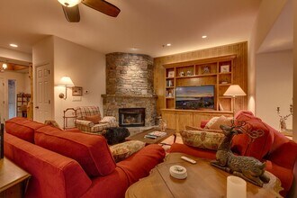 120 Country Club Dr in Incline Village, NV - Building Photo - Building Photo
