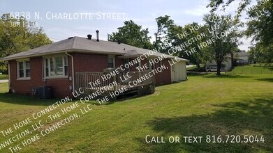 6838 N Charlotte St in Kansas City, MO - Building Photo - Building Photo