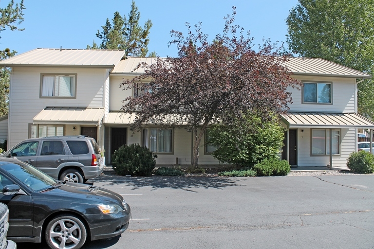 2022 NE Neil Way in Bend, OR - Building Photo