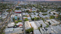 1047 N Sierra Bonita Ave in West Hollywood, CA - Building Photo - Building Photo