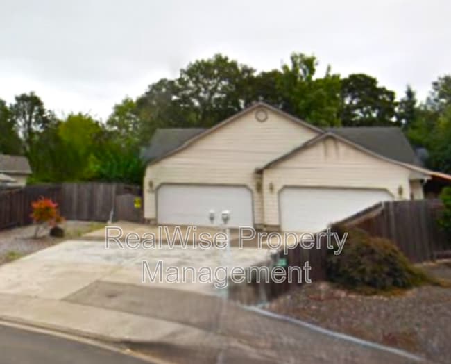 property at 122 Geneva Ct
