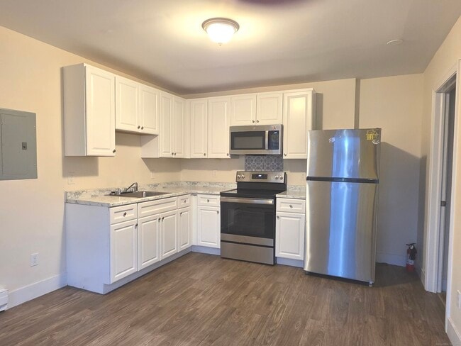 427 Pembroke St in Bridgeport, CT - Building Photo - Building Photo