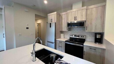 691-697 7 St in Fernie, BC - Building Photo - Building Photo