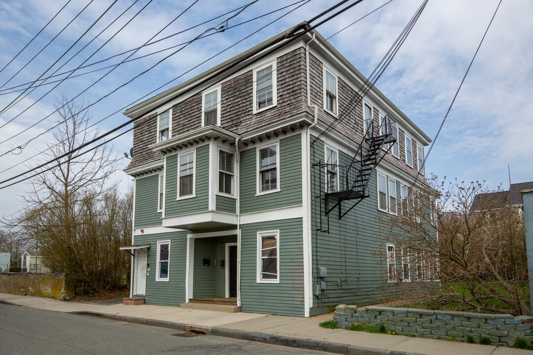 60 Warner St in Newport, RI - Building Photo