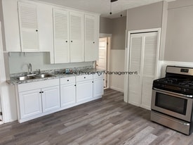 77 Waltham St in Pawtucket, RI - Building Photo