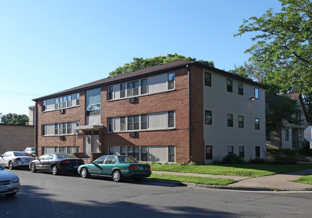 15th Avenue Apartments in Minneapolis, MN - Foto de edificio