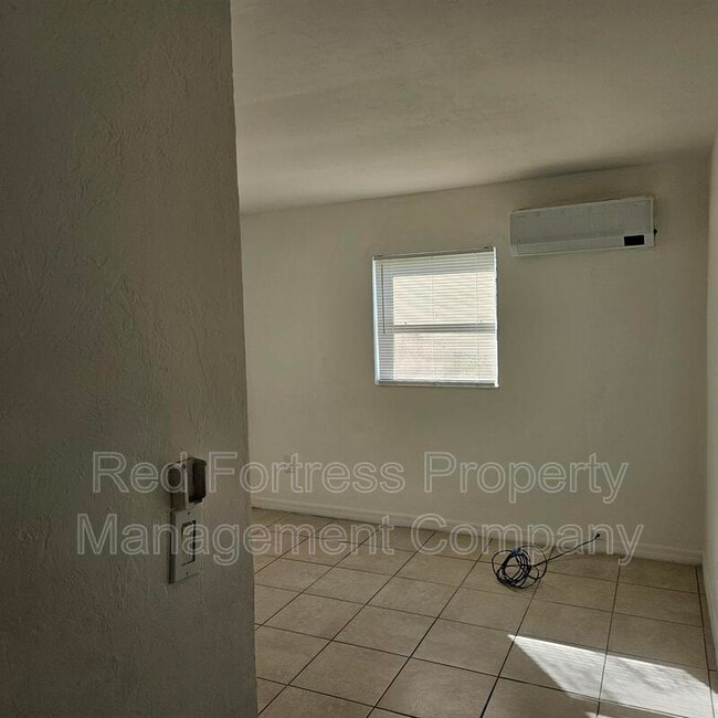 3524 South St in Ft. Myers, FL - Foto de edificio - Building Photo