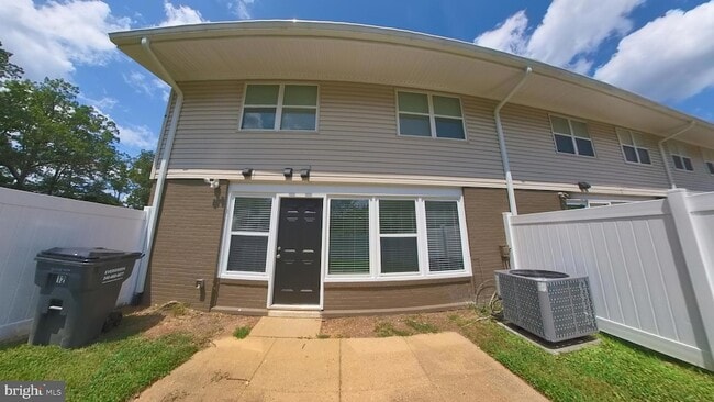 2050 Nike Dr in Waldorf, MD - Building Photo - Building Photo
