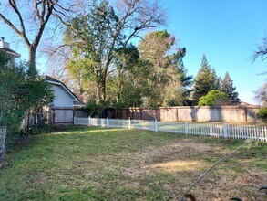 6124 Van Alstine Ave in Carmichael, CA - Building Photo - Building Photo
