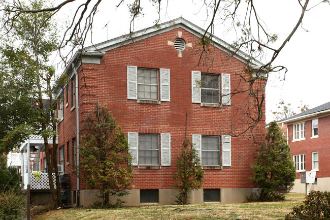 2079 Douglass Blvd in Louisville, KY - Foto de edificio - Building Photo