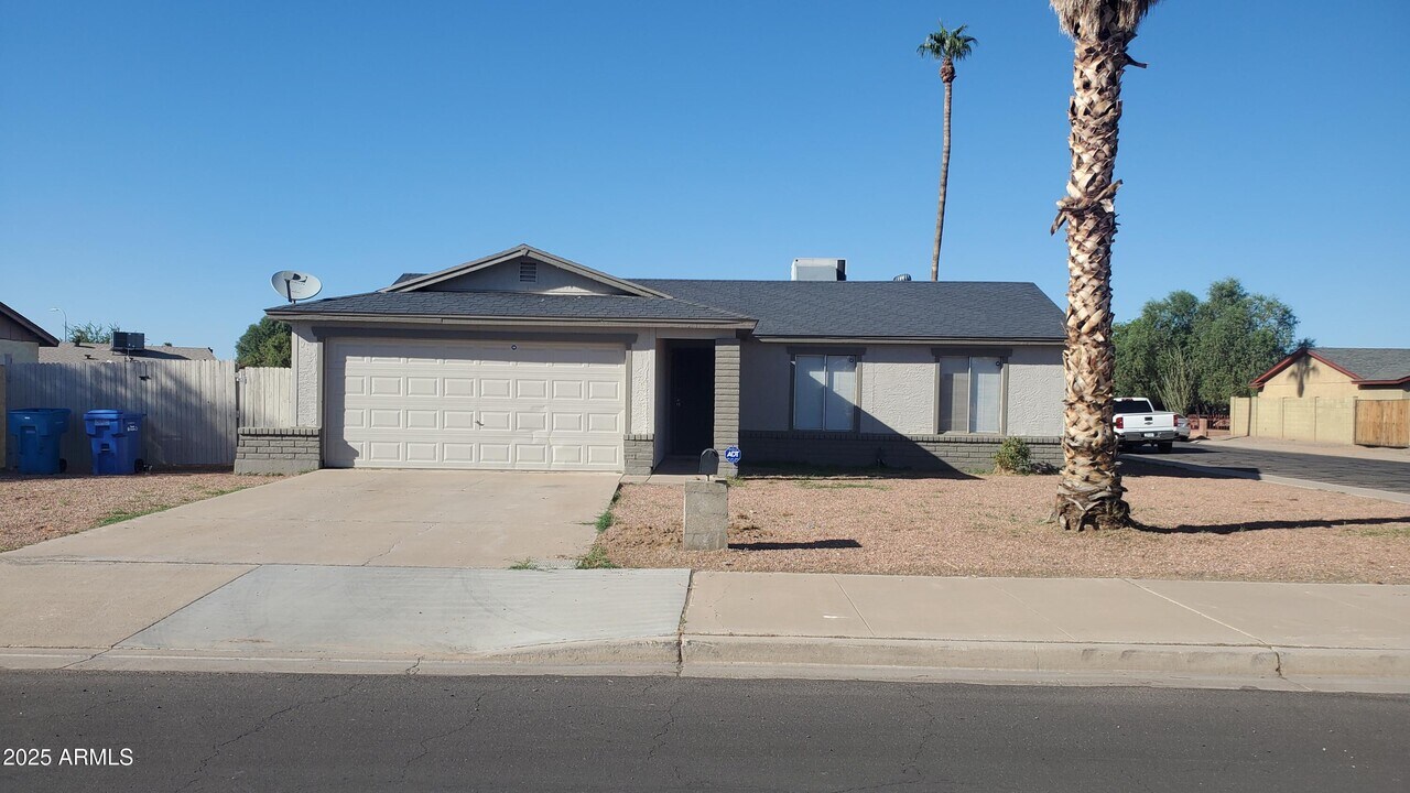 8002 West Campbell Ave in Phoenix, AZ - Building Photo