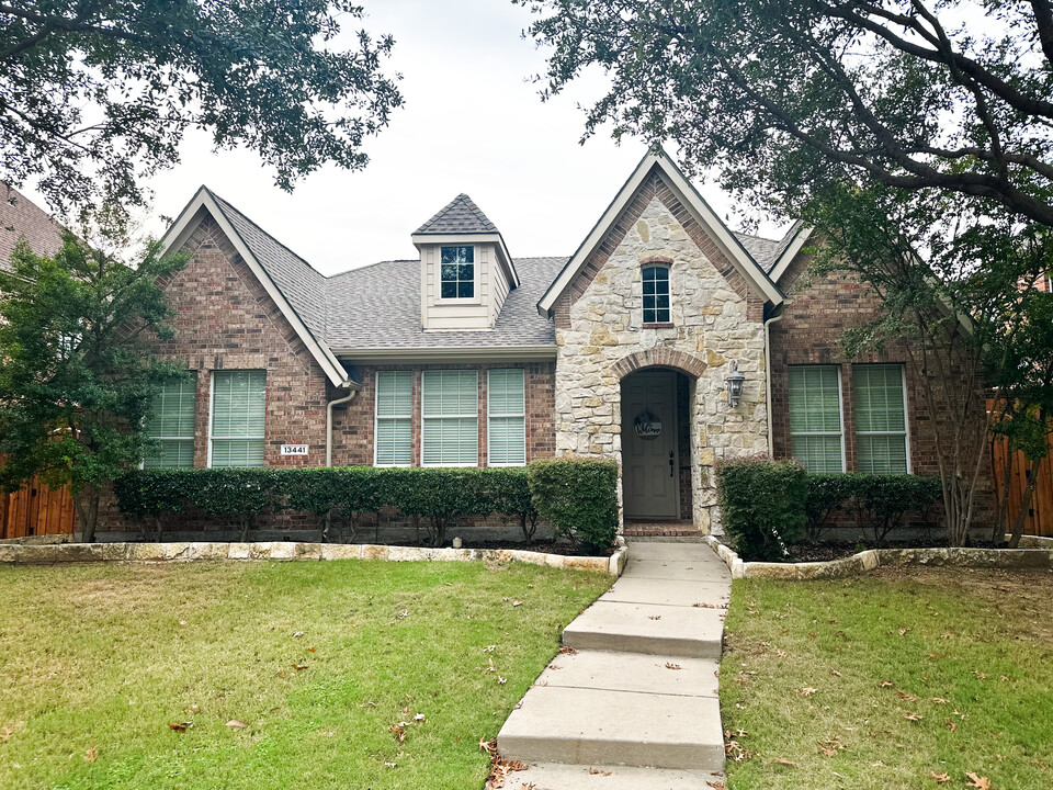 13441 Spirit Falls Dr in Frisco, TX - Building Photo