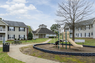 Washington Square Apartments in Shelby, NC - Foto de edificio - Building Photo