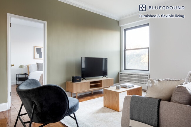 952 5th Ave in New York, NY - Building Photo - Building Photo