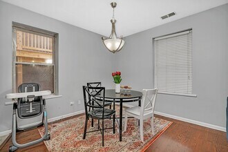 1410 W Sunnyside Ave, Unit 1S in Chicago, IL - Building Photo - Building Photo