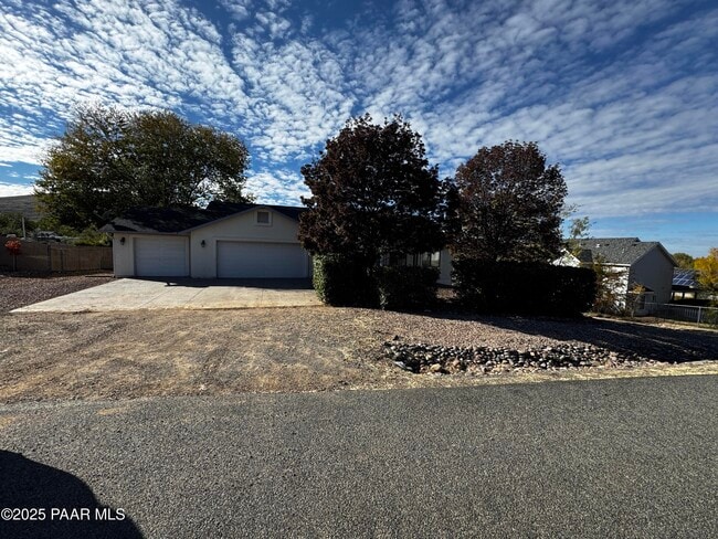 property at 3750 N Meadowlark Dr