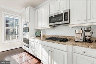 622 Sprintsail Way in Oxon Hill, MD - Building Photo - Building Photo