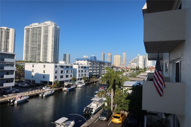 3601 NE 170th St in Aventura, FL - Building Photo - Building Photo