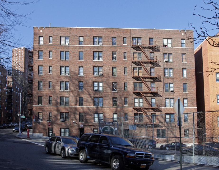 2 Ellwood St in New York, NY - Building Photo