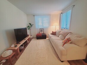 55 Whitmore Ln, Unit 2 in Stamford, CT - Building Photo - Building Photo