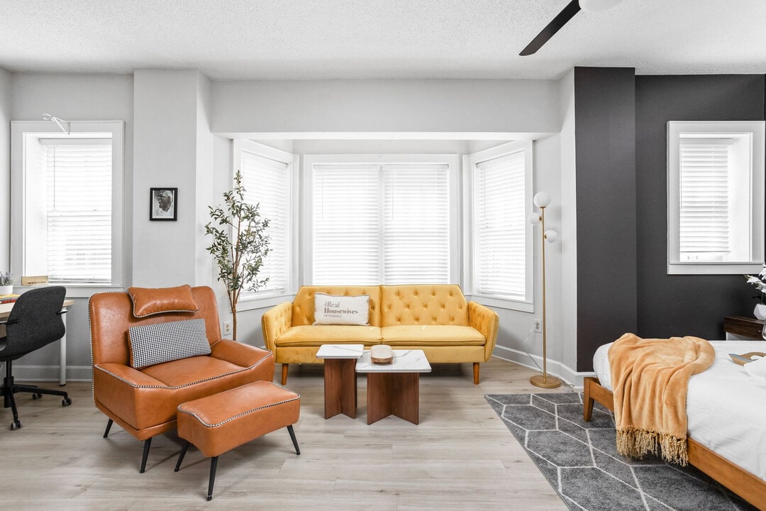 230 E 9th St in Indianapolis, IN - Building Photo