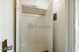 3339 W 8th St, Unit Apt 302 in Los Angeles, CA - Building Photo - Building Photo
