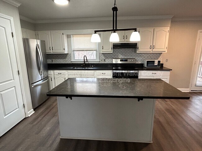 606 Infinity Rd in Durham, NC - Building Photo - Building Photo