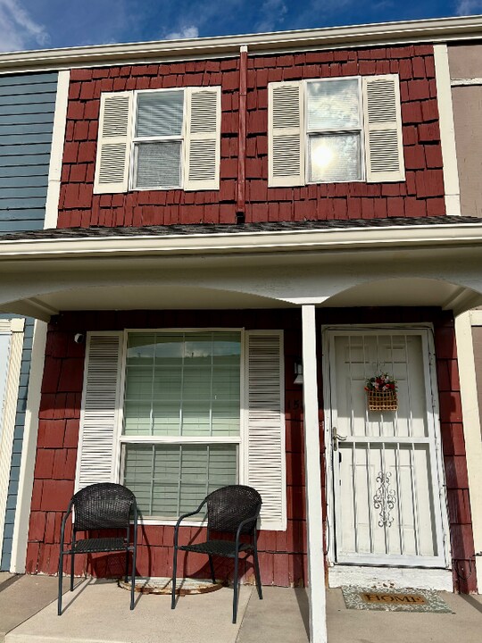 15815 E 13th Pl in Aurora, CO - Foto de edificio