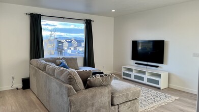 594 S 900 W, Unit Main Home in American Fork, UT - Building Photo - Building Photo