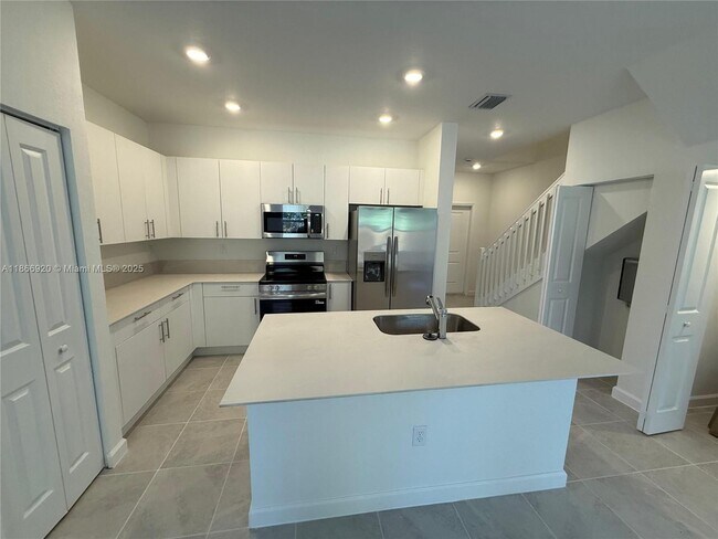 property at 184 SE 10th St