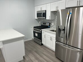 1806 67th Ave, Unit 2 in Philadelphia, PA - Foto de edificio - Building Photo