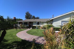 1054 N Grand St in Orange, CA - Building Photo