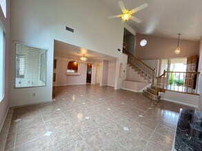 8257 Bermuda Beach Dr in Las Vegas, NV - Foto de edificio - Building Photo