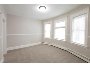 678 Hawthorne Ave E in St. Paul, MN - Building Photo - Building Photo