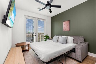 1116 Gramercy Ln in Tampa, FL - Building Photo - Building Photo