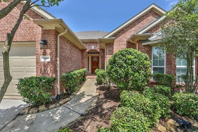 property at 9506 Gramond Hall Ct