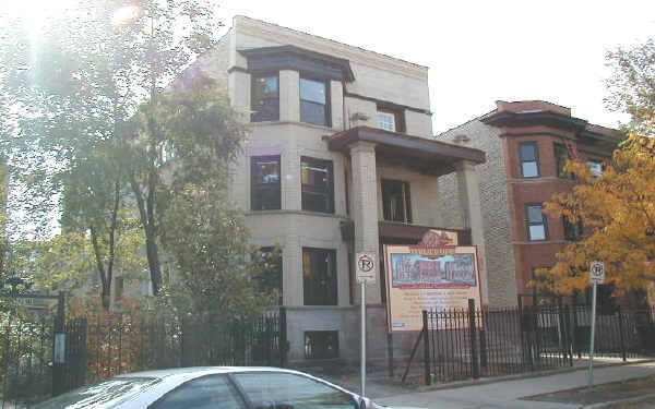 Terrace View in Chicago, IL - Foto de edificio - Building Photo