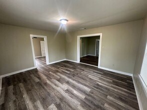 3637 S Lone Star Pkwy in McGregor, TX - Building Photo - Building Photo