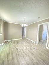 5710 Hadley St in Mission, KS - Building Photo - Building Photo