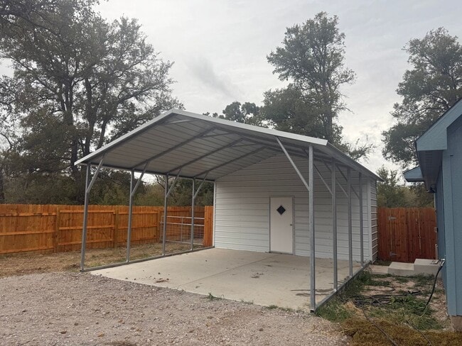 151 Sleepy Meadow Dr in Bridgeport, TX - Building Photo - Building Photo