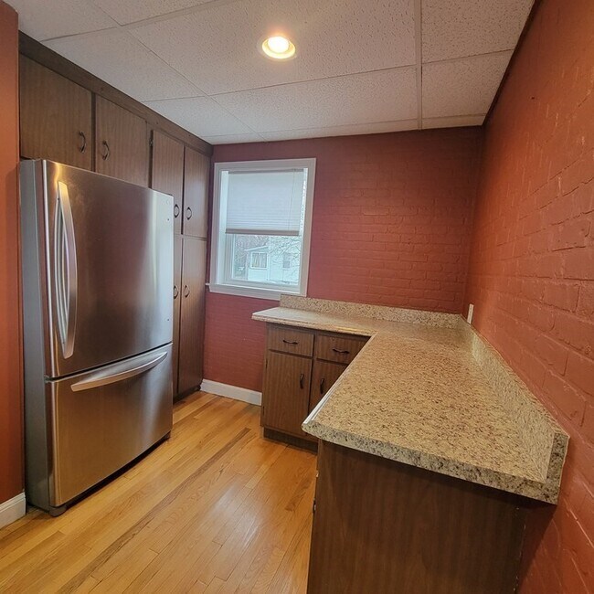 459 Medford St-Unit -1 in Malden, MA - Foto de edificio - Building Photo