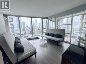 1438 Richards St in Vancouver, BC - Building Photo - Building Photo