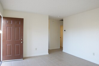73390 Catalina Way in Palm Desert, CA - Building Photo - Building Photo