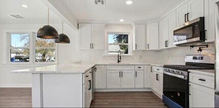 2412 Jackson Blvd in Chalmette, LA - Foto de edificio - Building Photo