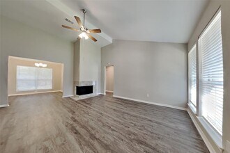 2403 Pine Cone Dr in Houston, TX - Building Photo - Building Photo