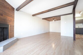 Knottwood Terrace in Edmonton, AB - Building Photo - Building Photo