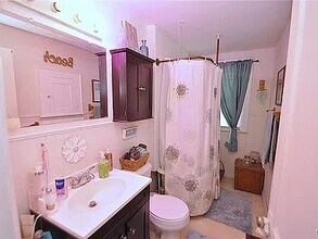 122 Beechwood Ave, Unit 1 in Liverpool, NY - Building Photo - Building Photo